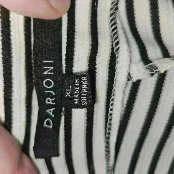 Darjoni Womans Striped Shorts Size XL - Picture 9 of 10